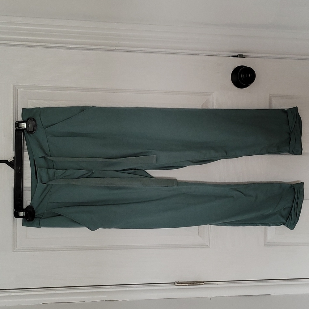 Womens Capri pant sage green